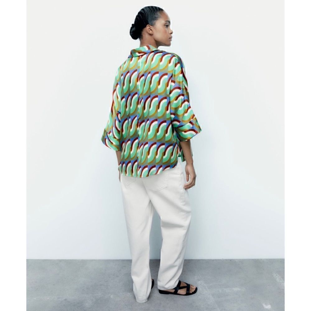 NWOT Zara Blogger’s Favorite Satin Effect Geometric Print Oversized Shirt, Small - Picture 4 of 16